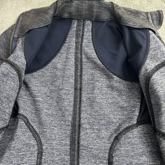 Lululemon Forme Jacket Womens 4 Reversible Slub Denim Inkwell Athleisure Workout - Picture 11 of 15